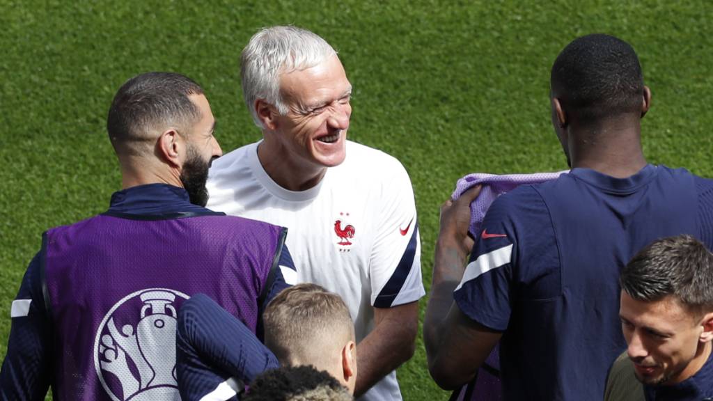 Frankreichs Nationaltrainer Didier Deschamps konnte gutgelaunt an die zweite EM-Aufgabe herangehen