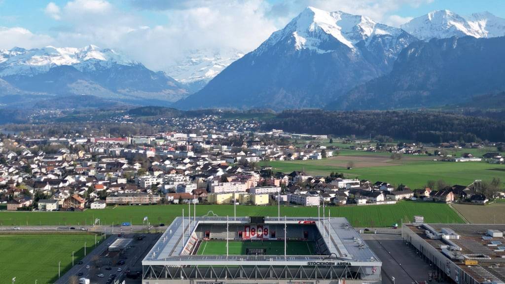 Die Stockhorn Arena soll Mitte Juni von einem Versicherer übernommen werden