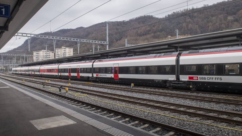 Der internationale Bahnverkehr zwischen Chiasso und Mailand war auch am Mittwoch noch unterbrochen. Grund waren Unwetterschäden in Norditalien. (Archivbild)
