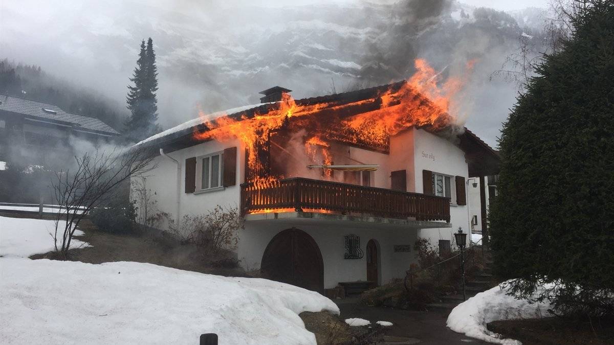 Zum Zeitpunkt des Feuers war das Ferienhaus in Flims unbewohnt.