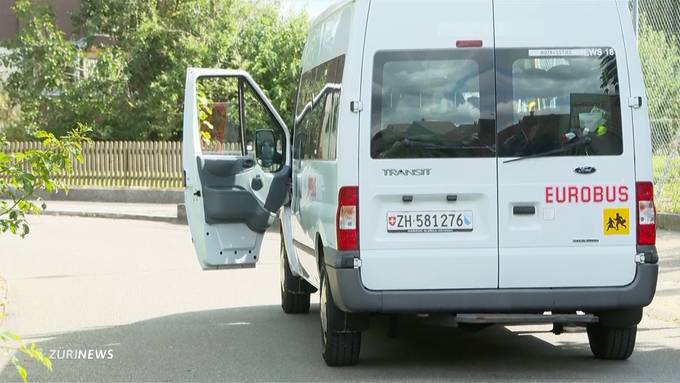 Schulbus holt Kinder nicht ab und verärgert Eltern