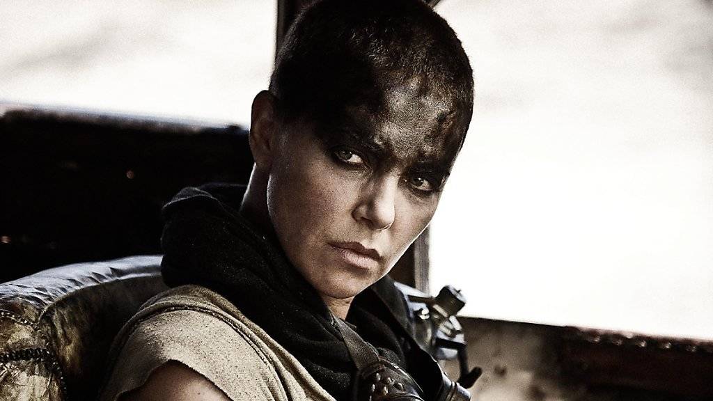 Charlize Theron - hier in «Mad Max: Fury Road» - wird in der achten Folge von «Fast and Furious» mitspielen, erneut in einer Bösewicht-Rolle. (Archivbild)