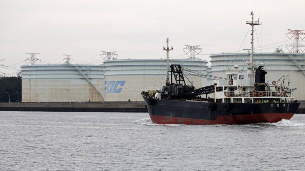 Rohöl-Reservetanks bei Tokio. (Archivbild)