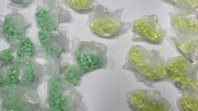 Mann reist mit 1000 Ecstasy-Pillen von Frankreich in die Schweiz
