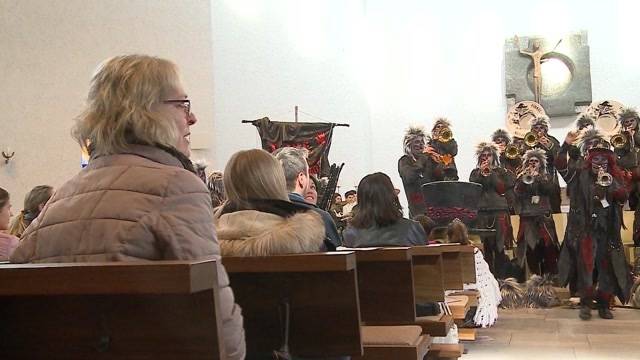 Narrenmesse: Fasnacht in der Kirche