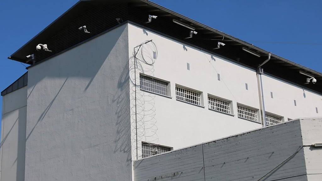 ARCHIV - Die JVA Memmingen musste wegen Hochwassers geräumt werden. Foto: Benjamin Liss/dpa