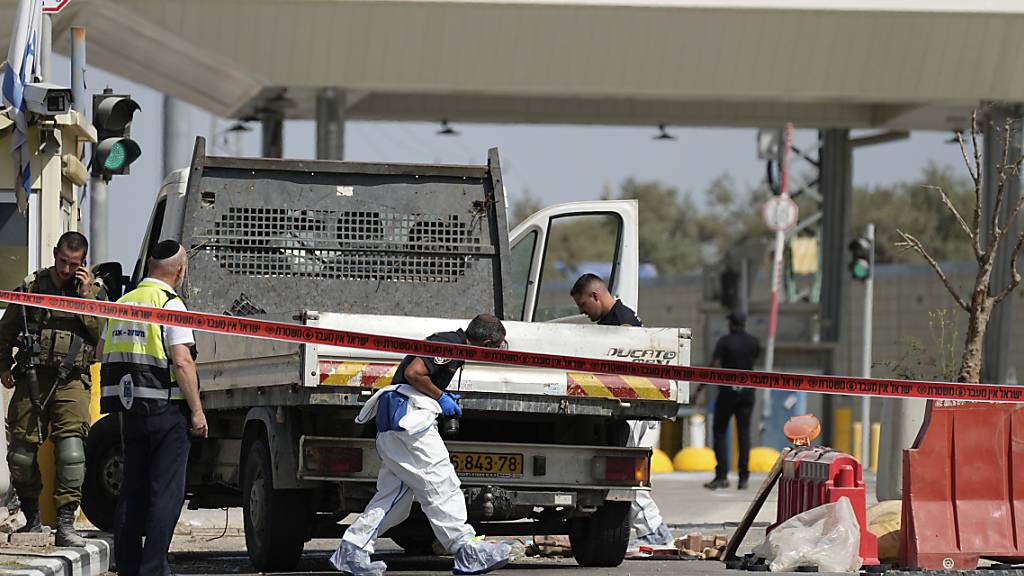 Ein israelischer Soldat wurde bei einer mutmaßlichen Auto-Attacke getötet. Foto: Ohad Zwigenberg/AP/dpa