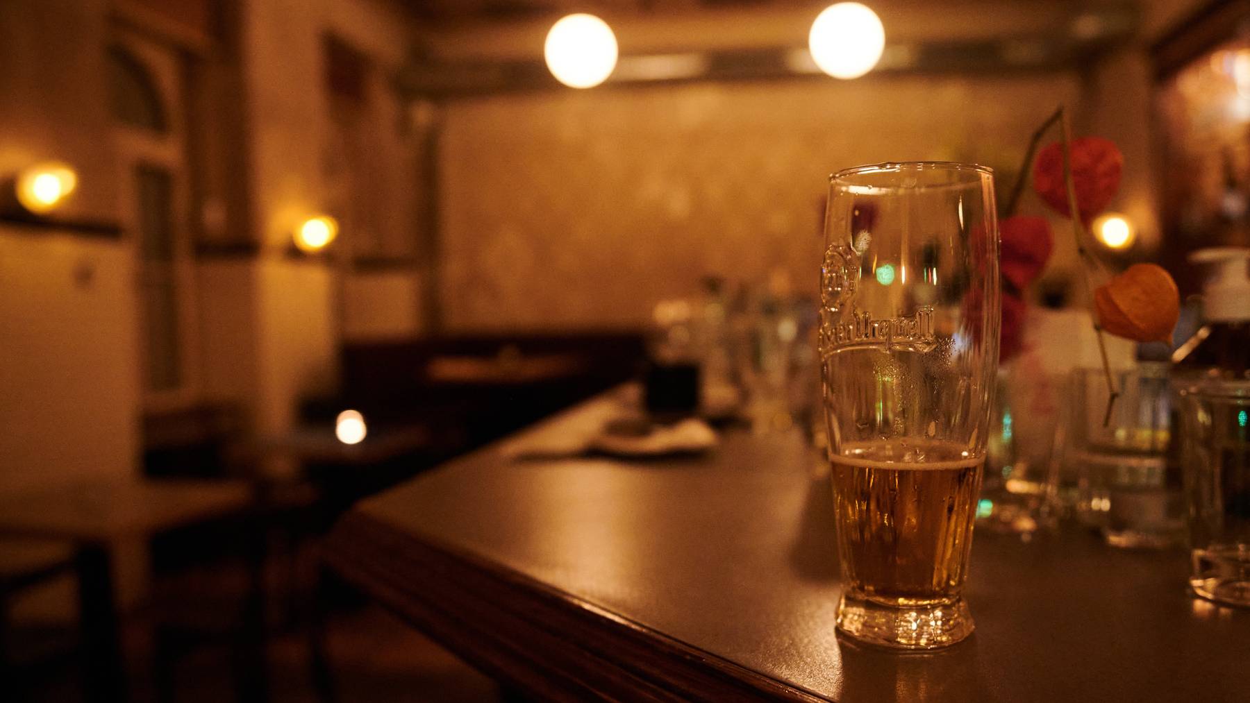In Aargauer Bars und Clubs dürfen sich ab Dienstag nur noch maximal 50 Personen aufhalten.