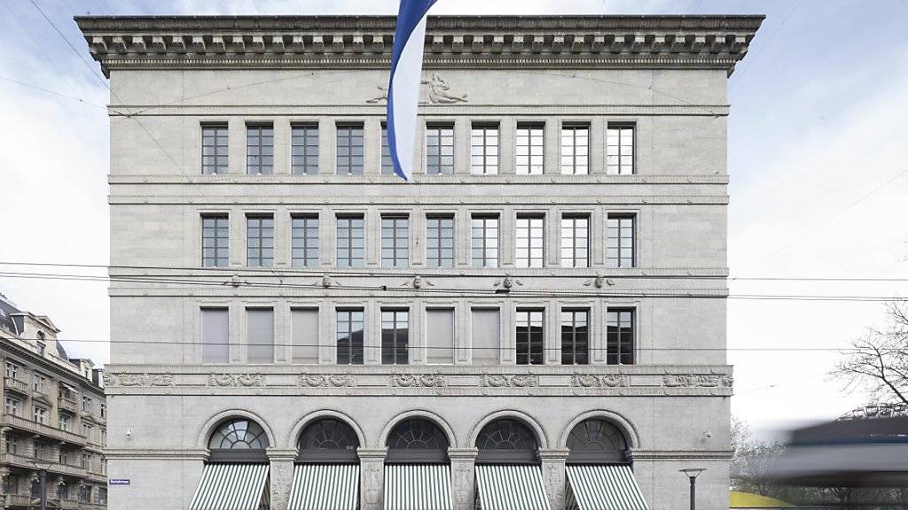 Die Schweizerische Nationalbank SNB hält am eigeschlagenen Kurs fest. (Archiv)