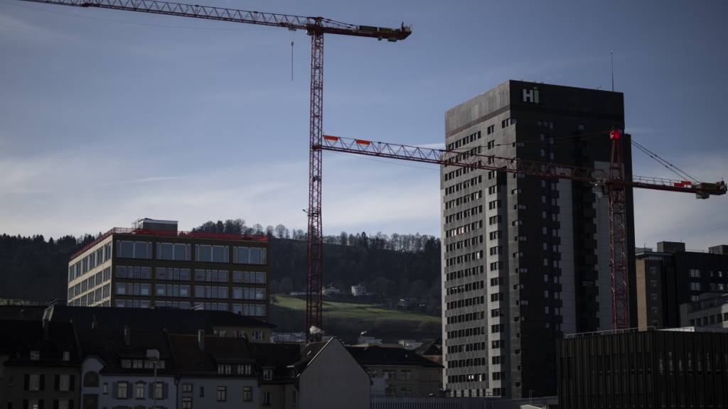 Auf dem Areal des St. Galler Kantonsspitals wird 2026 der Neubau für das Kinderspital eröffnet. (Archivbild)