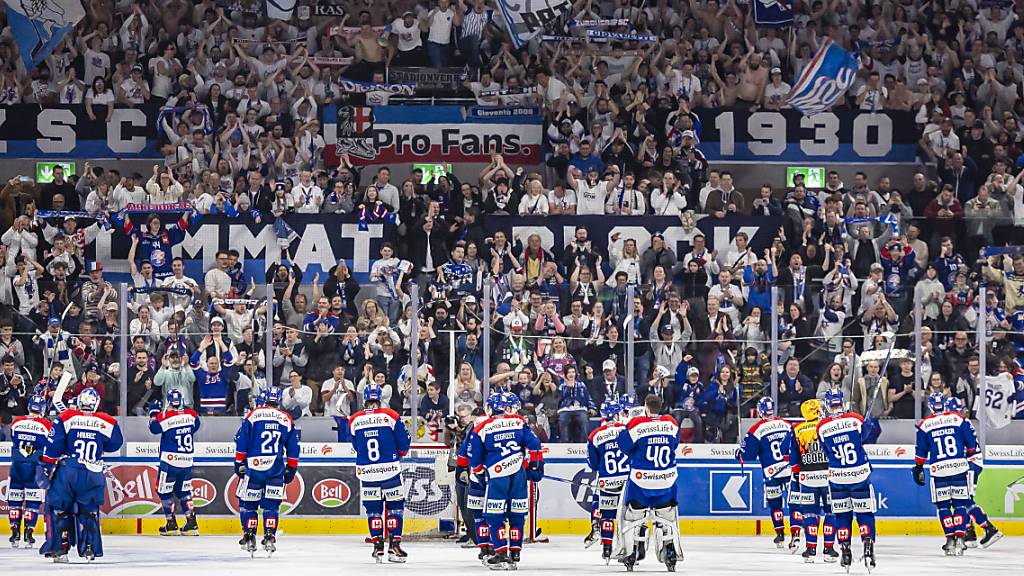 Energiespender: Die Spieler der ZSC Lions bedanken sich bei ihren Fans