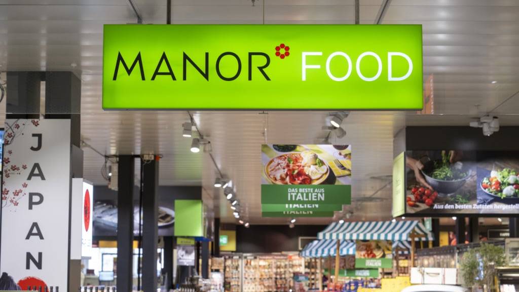 Manor übergibt seine Food-Filialen in Emmen, Basel und Rapperswil an Coop. Im Bild die Manor-Food-Filiale im Einkaufszentrum Emmen Center. (Archivbild)