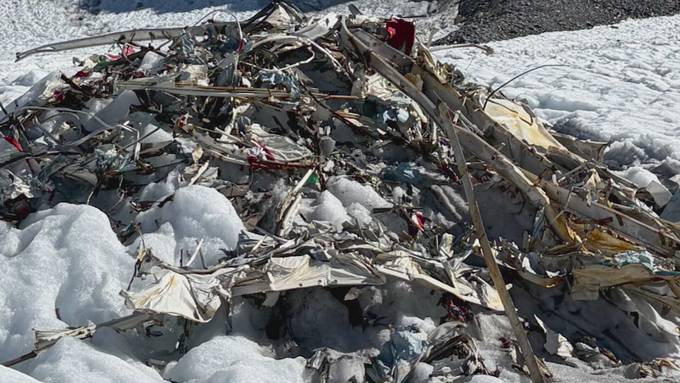 Abgestürztes Flugzeug am Hüfifirngletscher entdeckt