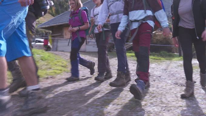 Obwaldner Schüler erwandern Kantonsgrenze