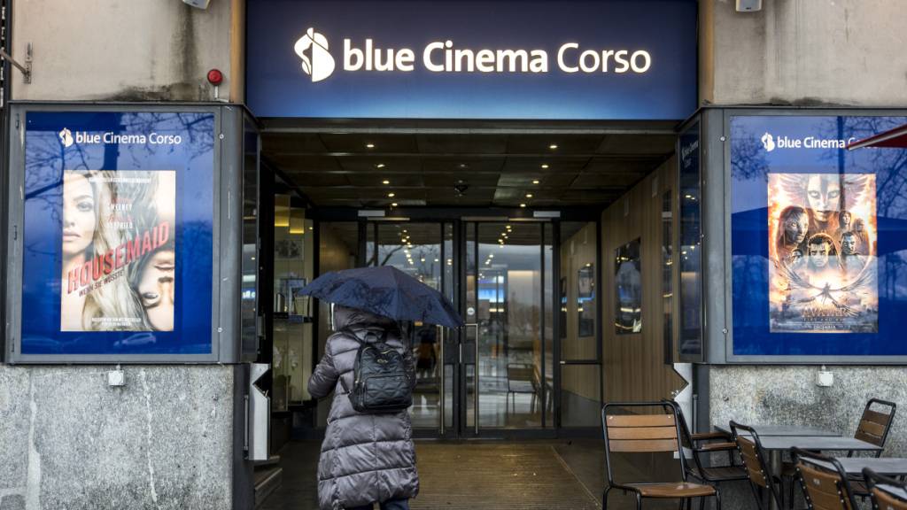 Das Kino Corso in Zürich soll nur noch bis 2029 bestehen. Mitglieder der FDP wehren sich nun rechtlich gegen die Schliessung. (Archivbild)