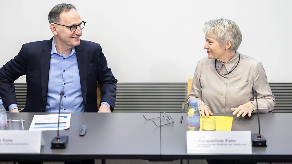 Der Zürcher Sicherheitsdirektor Mario Fehr und die Justizdirektorin Jacqueline Fehr präsentierten am Donnerstag die Bilanz des Projekts Rückkehrberatung im Justizvollzug.