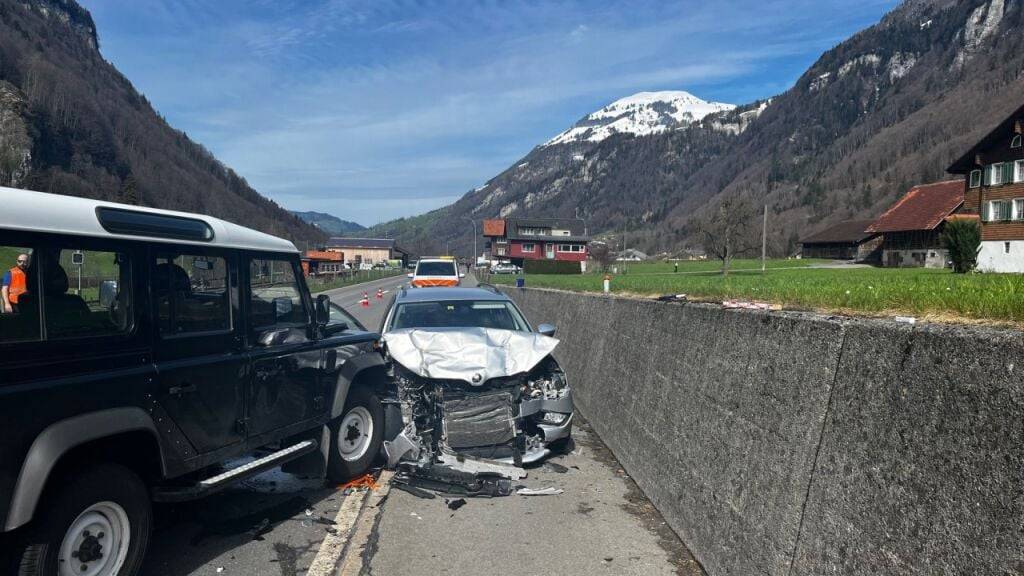 Fünf Verletzte bei zwei Autounfällen in Nidwalden