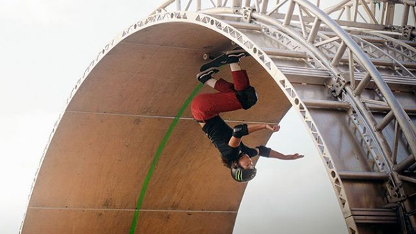 Die 25-Jährige hat als erste Frau den schwierigen Stunt geschafft.