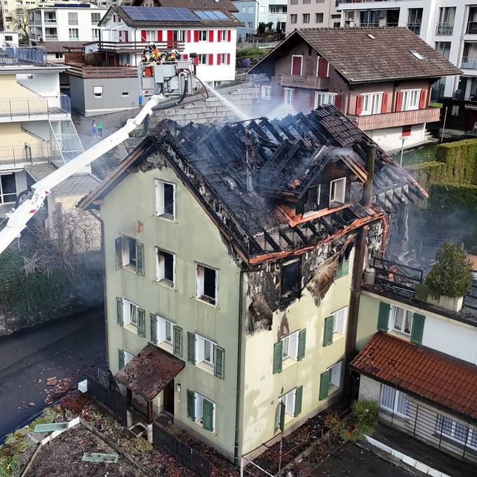 Grossbrand in Flüelen – 10 Personen in Sicherheit gebracht