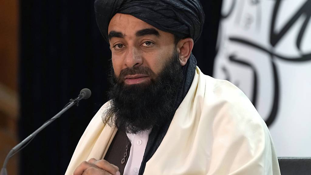 ARCHIV - Talibansprecher Sabiullah Mudschahid hat in einem Video zwei inhaftierte Amerikaner erwähnt. Foto: Hussein Malla/AP/dpa