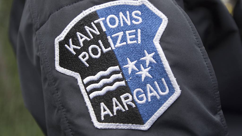 Feuerwerksbatterie im Fahrzeug gezündet: So sah die Silvesternacht für die Aargauer Polizei aus