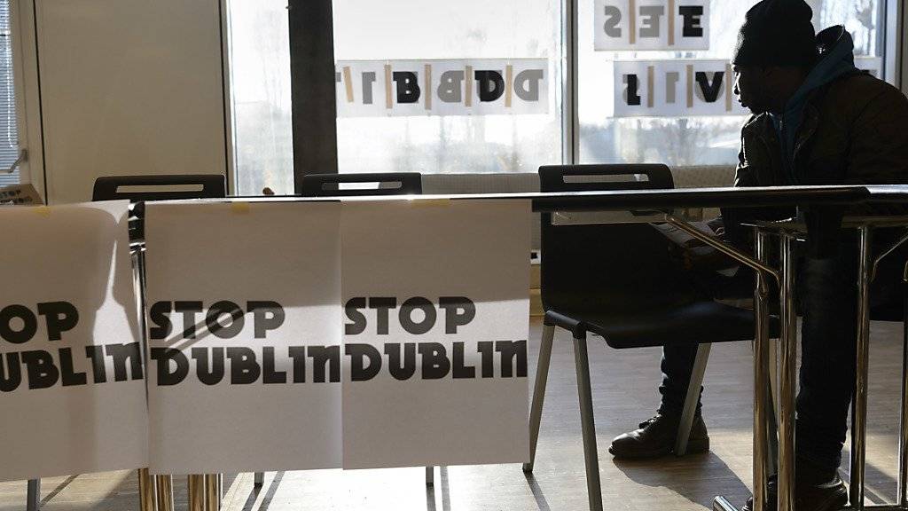 «Gegen Dublin-Ausschaffungen»: In Lausanne hat eine Gruppe von Flüchtlingsaktivisten und Flüchtlingen einen Hörsaal der Universität besetzt.