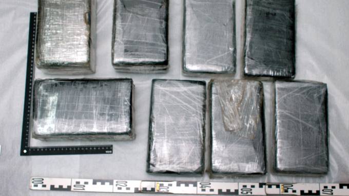 Schaffhauser Polizei findet 30 Kilogramm Kokain in Sattelschlepper