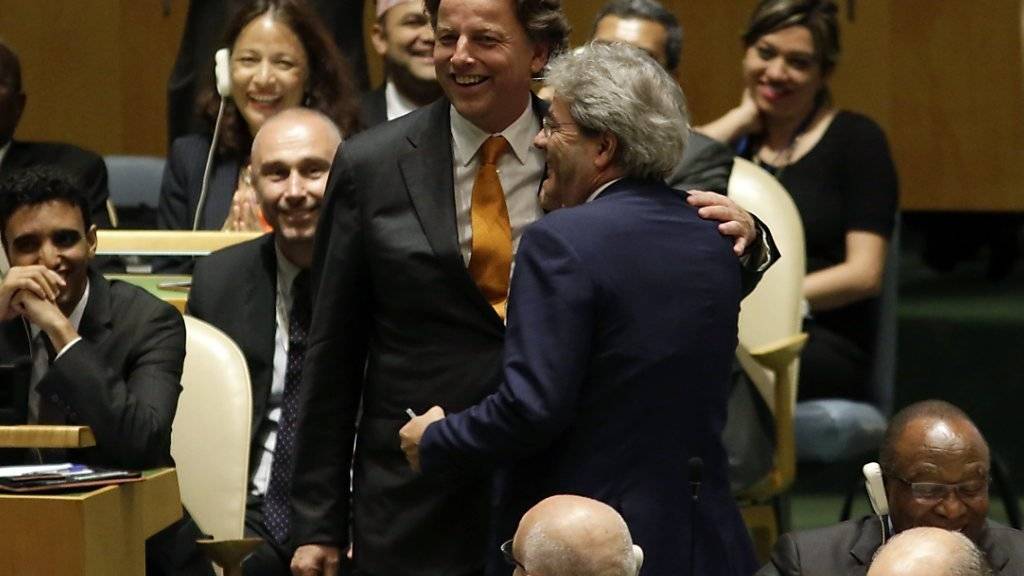 «Botschaft der Einheit zwischen zwei europäischen Ländern»: Die Aussenminister der Niederlande und Italiens, Koenders (links) und Gentiloni, teilen sich 2017 und 2018 einen nicht-ständigen UNO-Sicherheitsratsitz.
