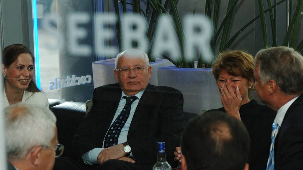 Gorbatschow vor 17 Jahren im KKL: «Es gefällt mir sehr in Luzern»