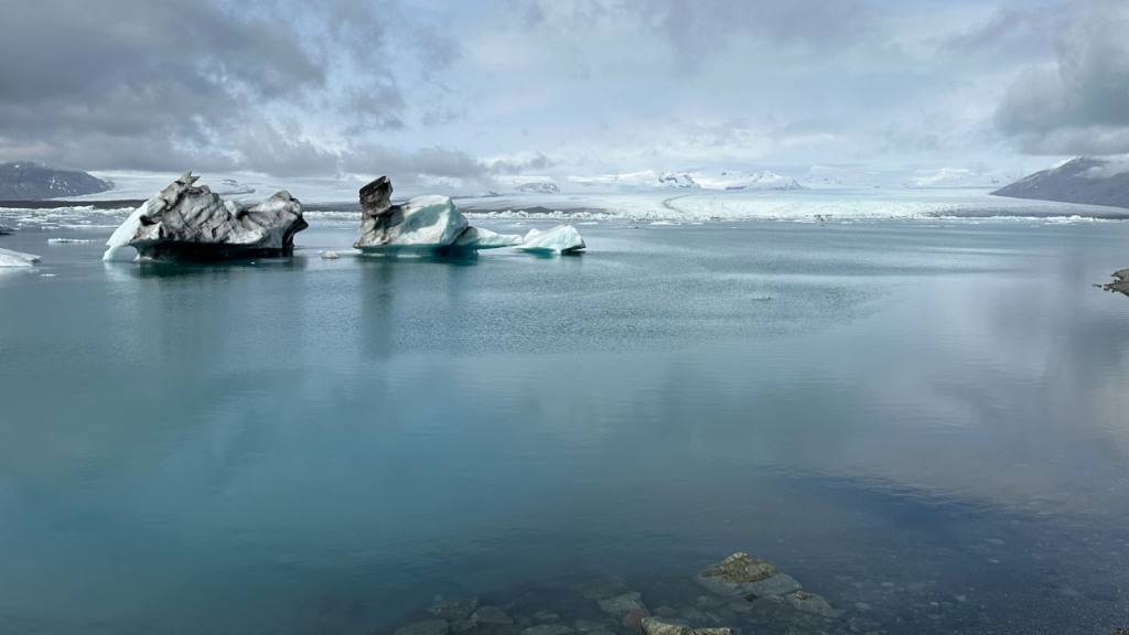 PRODUKTION - Der Breidamerkurjökull im Südosten Islands ist der Ausläufer des Gletschers Vatnajökull, der an der Gletscherlagune Jökulsarlon liegt. Foto: Steffen Trumpf/dpa