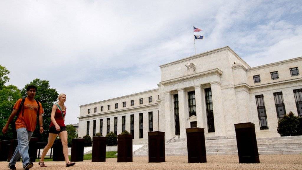 Das Federal Reserve Board Building in Washington - die US-Notenbank hält die Zinsen seit Ende 2008 auf dem historisch niedrigen Niveau von null bis 0,25 Prozent. (Archiv)