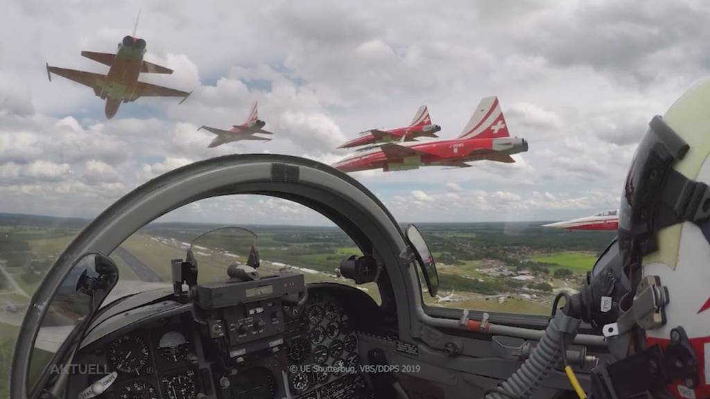 «Kann mir den Absturz nicht erklären» – Patrouille-Suisse-Pilot in Aarau vor Gericht 