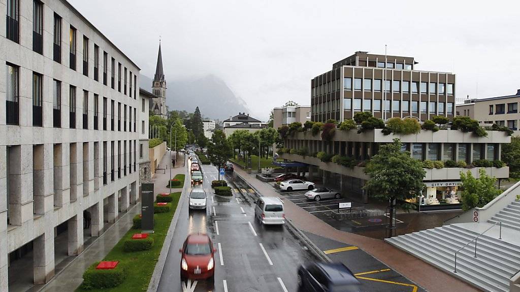 Der Finanzplatz Liechtenstein mit dem Hauptort Vaduz:  Der verurteilte, ehemalige höchste Verfassungsrichter des Fürstentums prellte seine Kundschaft um Millionen von Franken.