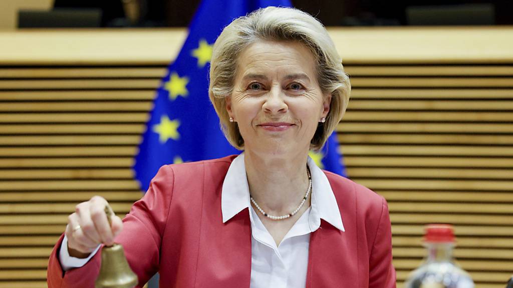 Die Präsidentin der Europäischen Kommission Ursula von der Leyen kündigt Milliardeninvestitionen für mehr globalen Einfluss der EU an. Foto: Olivier Matthys/AP/dpa