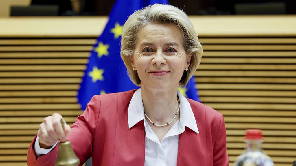 Die Präsidentin der Europäischen Kommission Ursula von der Leyen kündigt Milliardeninvestitionen für mehr globalen Einfluss der EU an. Foto: Olivier Matthys/AP/dpa