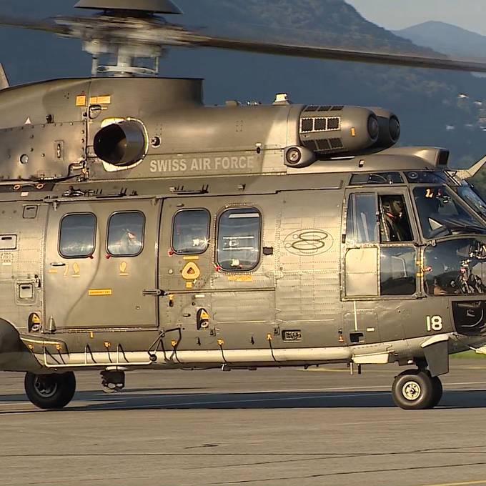 Schweizer Armee schickt drei Super Pumas nach Griechenland