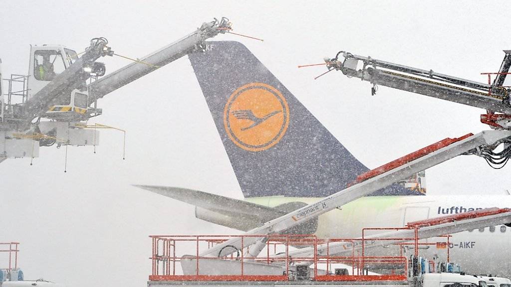 Nach rund einer Stunde Flug musste eine Maschine der Lufthansa in Boston einen unplanmässigen Zwischenstopp einlegen. (Symbolbild)