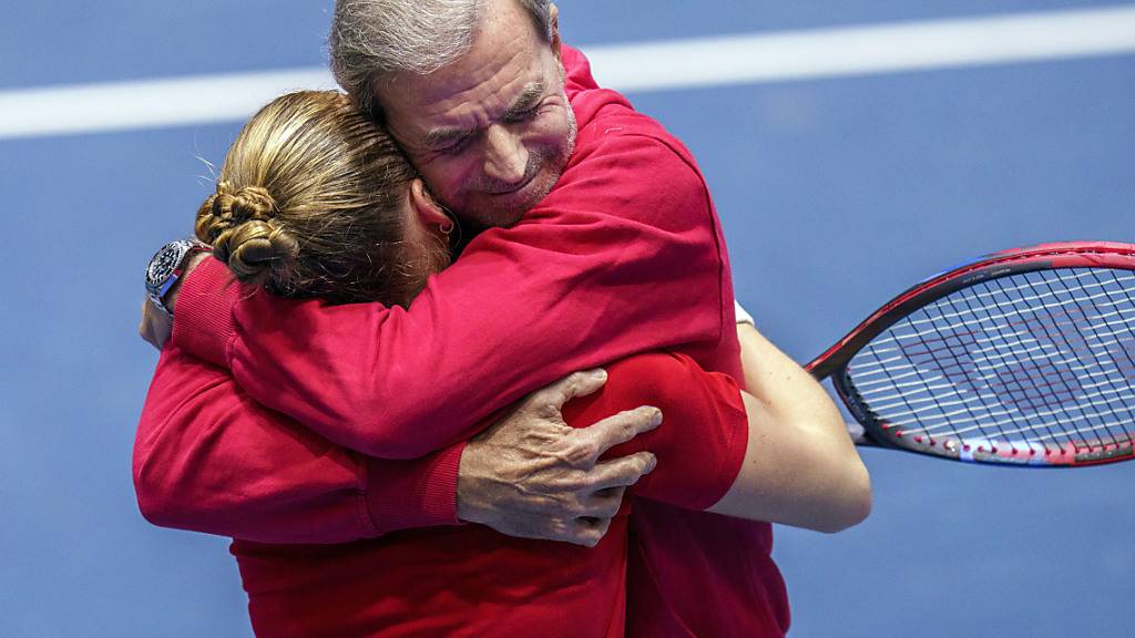 Am Teamgeist und Einsatz lag es nicht, dass die Schweizerinnen mit der keck aufspielenden Debütantin Céline Naef und dem erfahrenen Captain Heinz Günthardt in Sevilla keine Partie gewinnen konnten