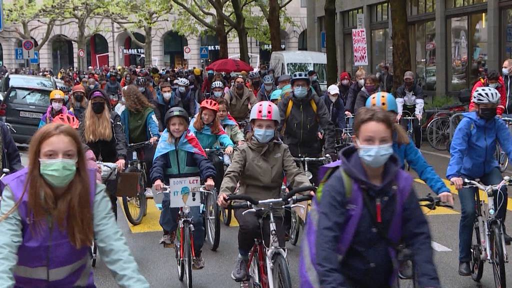 Demonstrationen in der ganzen Schweiz: Klimastreiks gehen weiter