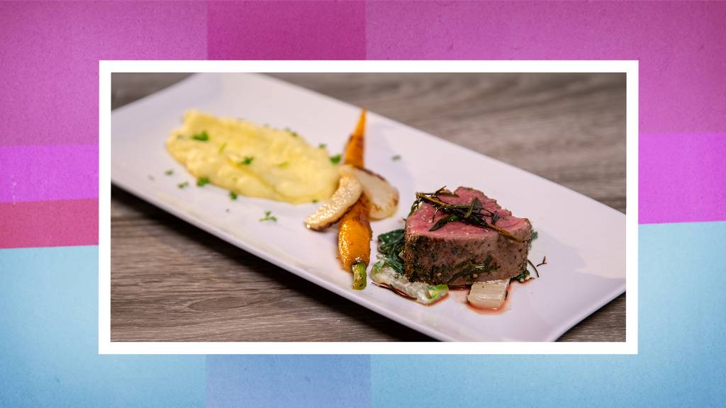 Rindsfilet an Kräuter-Wein-Sauce mit selbstgemachtem Kartoffelstock und Saison-Gemüse