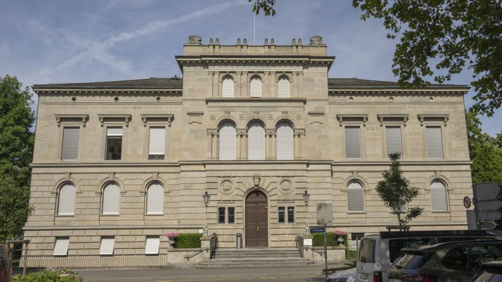 Das Zuger Parlament, das im Regierungsgebäude tagt, hat sich Gedanken über die Verwendung des grossen Eigenkapitals des Kantons gemacht. (Archivaufnahme)