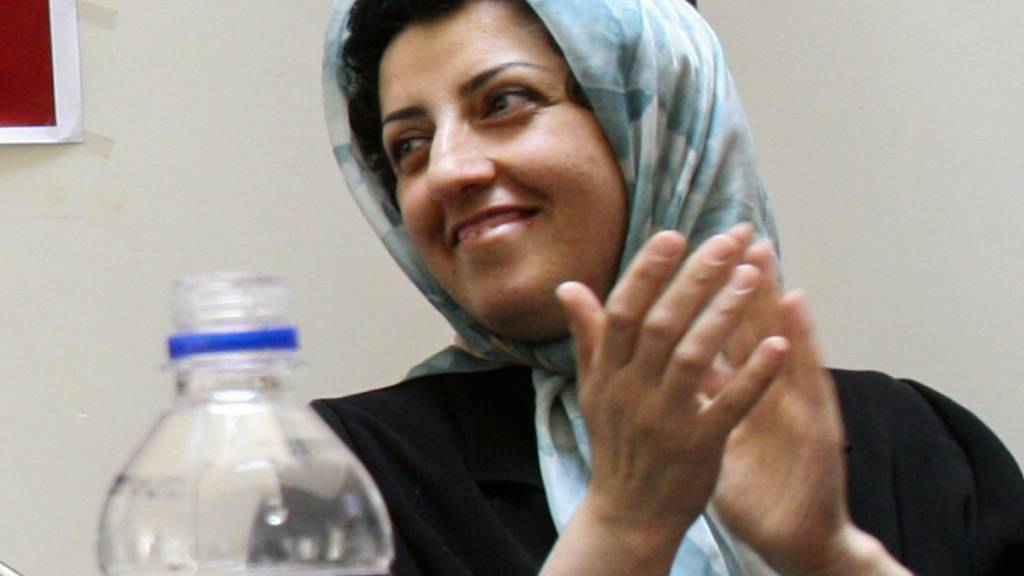 ARCHIV - Die inhaftierte iranische Aktivistin Narges Mohammadi erhölt den Friedensnobelpreis in Anerkennung ihres unermüdlichen Einsatzes für Frauenrechte und Demokratie sowie gegen die Todesstrafe. Foto: Vahid Salemi/AP/dpa