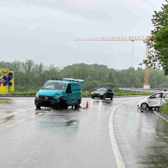 Vier Verletzte nach Unfall von Seniorin in Flumenthal