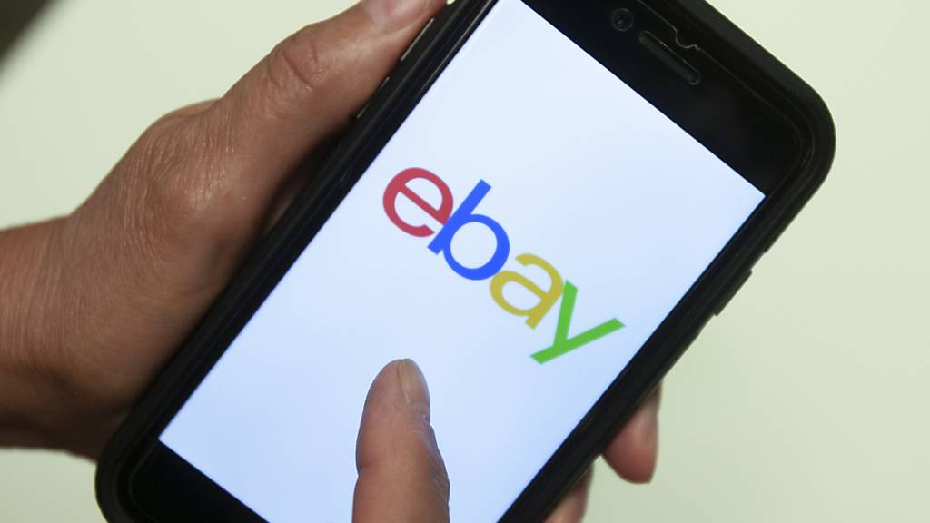 Nach dem Internet-Shopping-Boom während der Pandemie rechnet die Online-Handelsplattform Ebay mit schwächeren Geschäften. (Symbolbild)