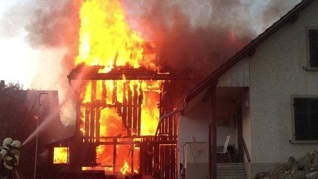 Vollbrand auf Bauernhof in Seon