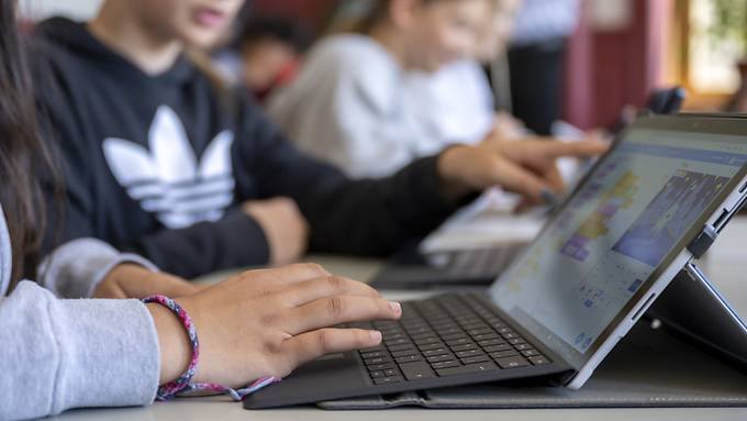 Teurer als geplant: Neue Tablets für die Kreisschule sind mit Verspätung eingetroffen
