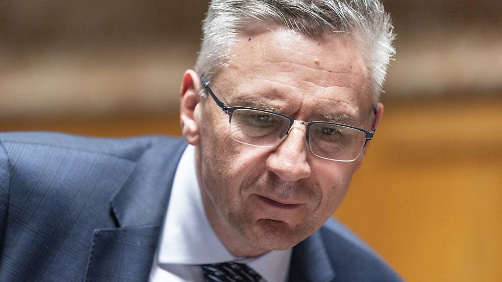 SVP-Politiker Andreas Glarner fordert Grenzkontrollen und Asylzonen