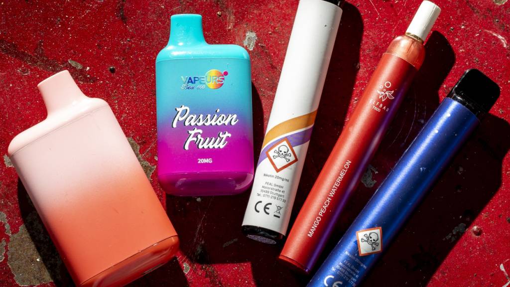 Im Kanton Thurgau werden Einweg-E-Zigaretten gesetzlich verboten. Die Regierung muss nun dazu eine Vorlage ausarbeiten. (Archivbild)