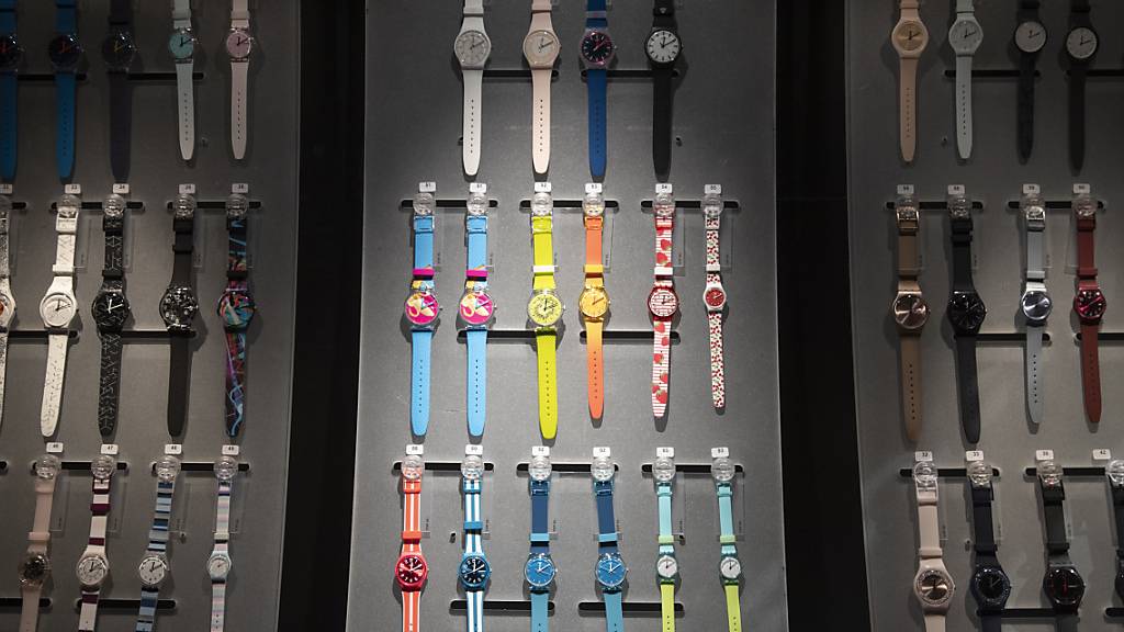 Der Uhrenhersteller Swatch hat im Jahr 2023 den Umsatz und den Gewinn gesteigert. Auch für die zukünftige Entwicklung ist man beim Konzern optimistisch. (Symbolbild)