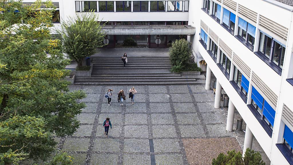 Die Kantonsschule Sargans kann nun erweitert und saniert werden. Das Projekt war bereits 2014 an der Urne bewilligt worden. (Archivbild)